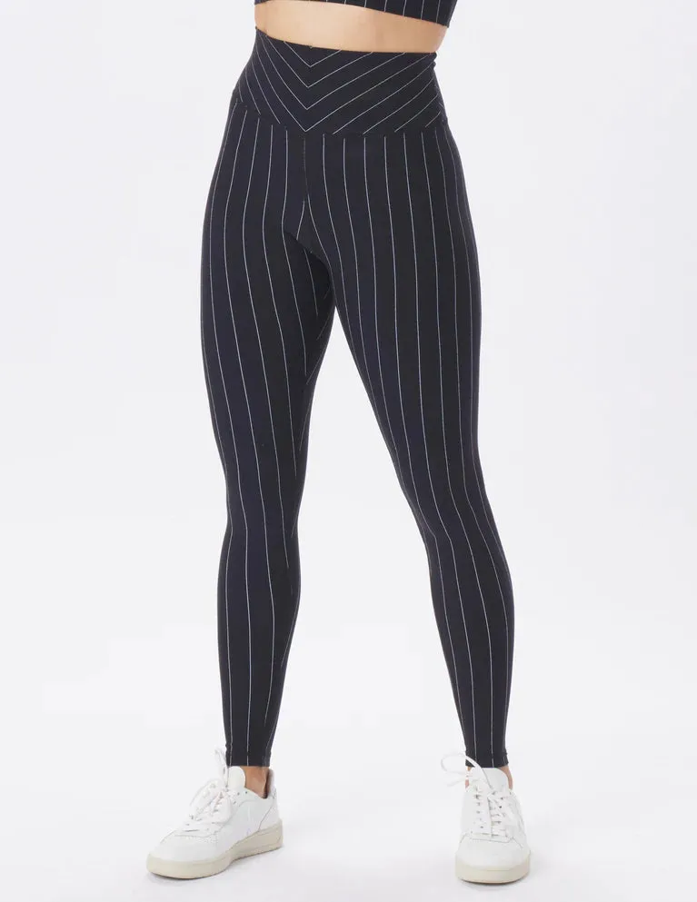 Pursuit Legging Black/White Pin Stripe